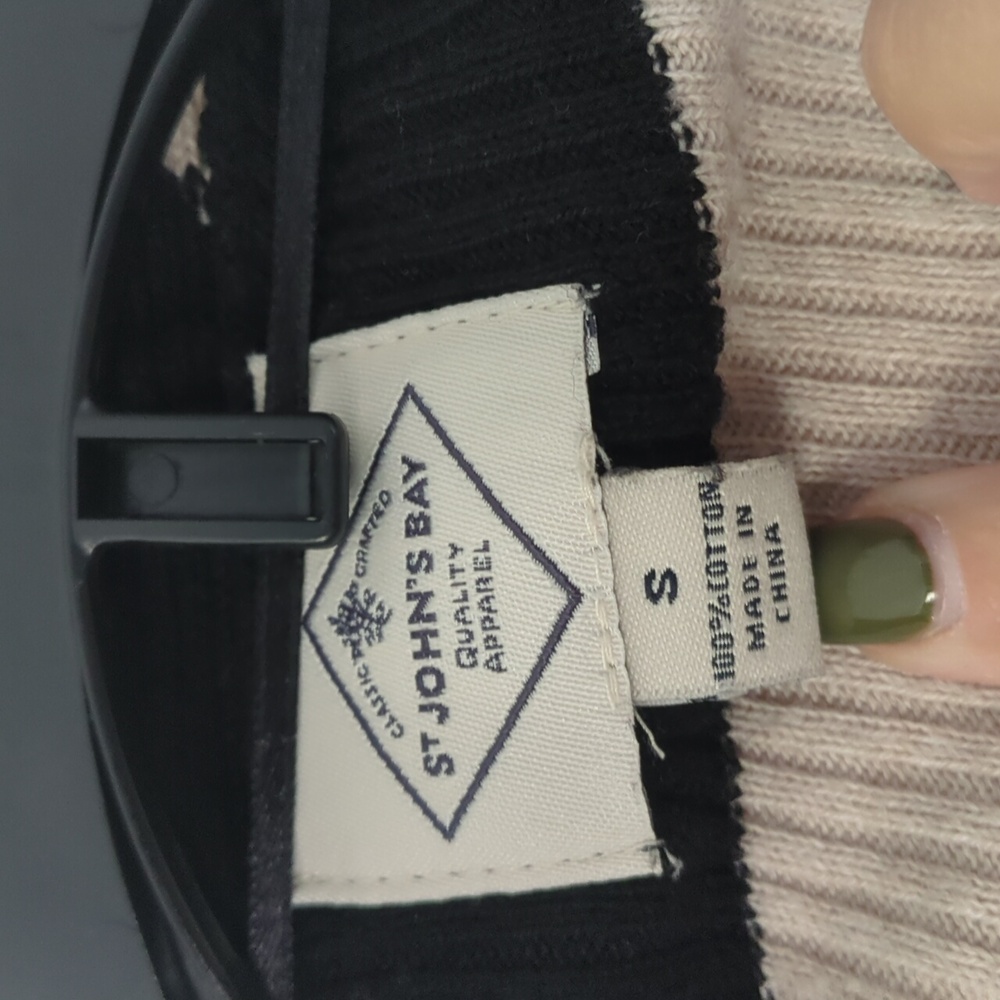 St johns bay woman's sweater - Picture 3 of 4